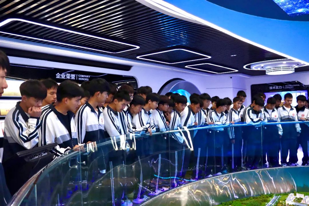 4c89b72659df904f154fe04787fd2f6f.jpg 4c89b72659df904f154fe04787fd2f6f.jpg