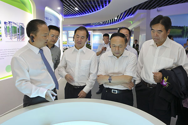 省、市領導及各界嘉賓參觀位通威體驗中心